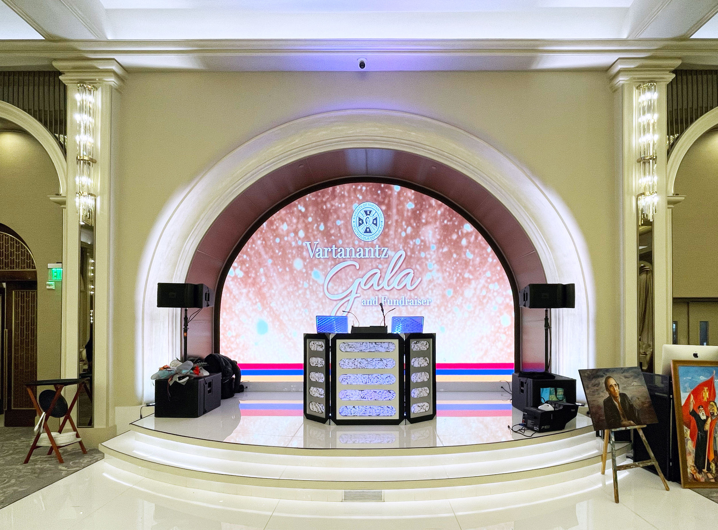 Speaker and sound system rentals for a fundraising gala event in Los Angeles